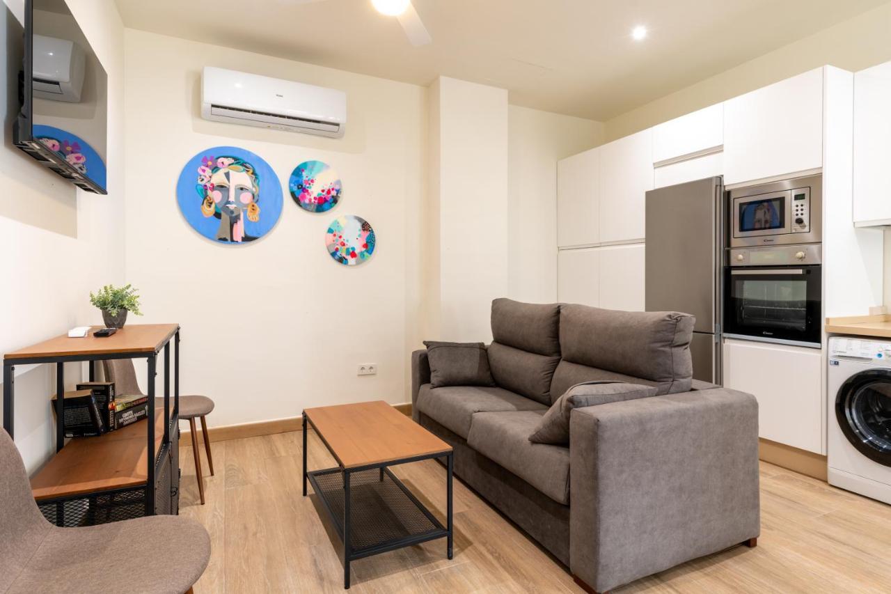 Apartamentos Cervantes 17 Siviglia Esterno foto