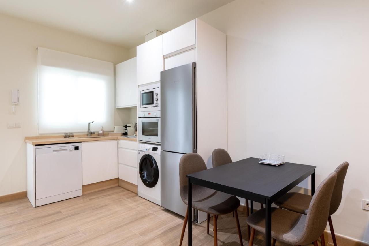 Apartamentos Cervantes 17 Siviglia Esterno foto