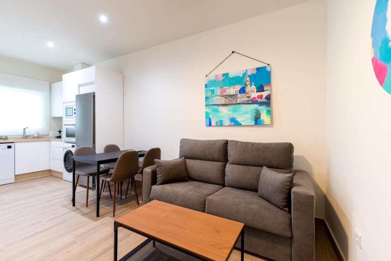 Apartamentos Cervantes 17 Siviglia Esterno foto