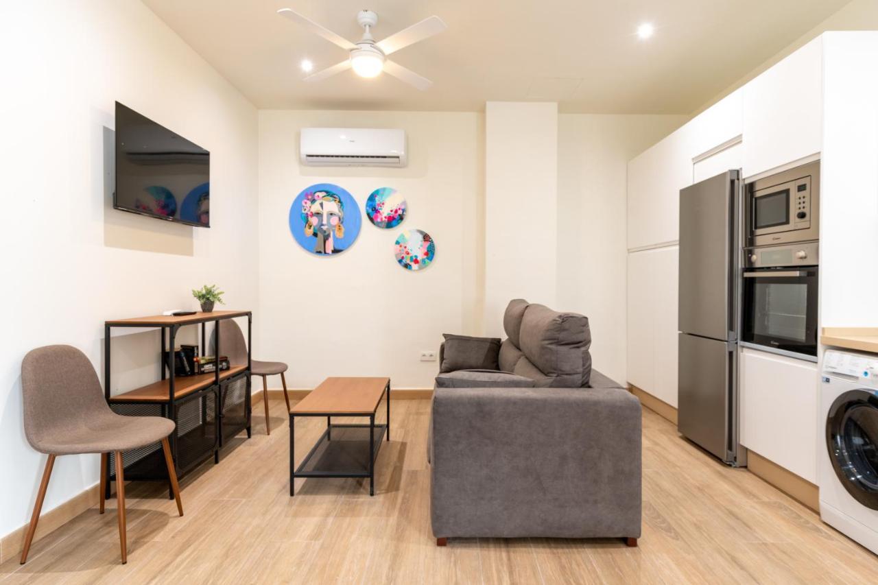 Apartamentos Cervantes 17 Siviglia Esterno foto