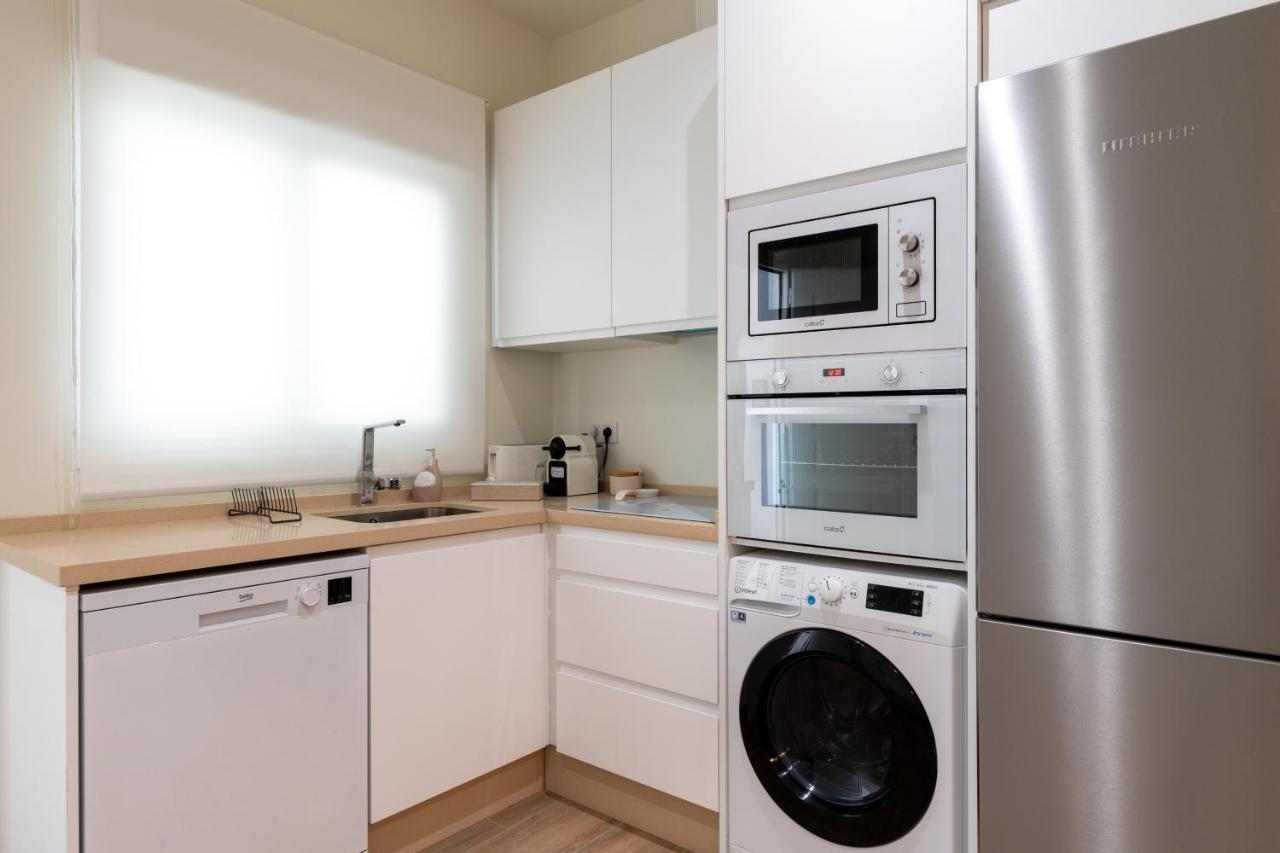 Apartamentos Cervantes 17 Siviglia Esterno foto