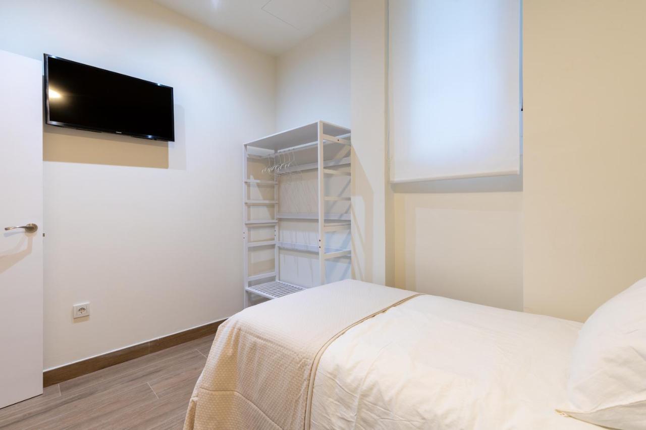 Apartamentos Cervantes 17 Siviglia Esterno foto