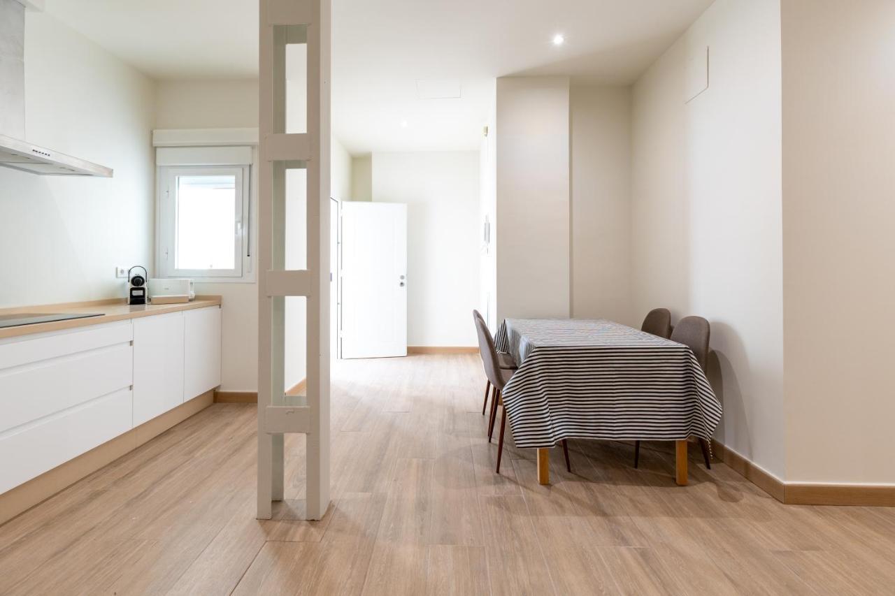 Apartamentos Cervantes 17 Siviglia Esterno foto
