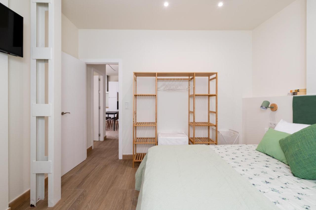 Apartamentos Cervantes 17 Siviglia Esterno foto