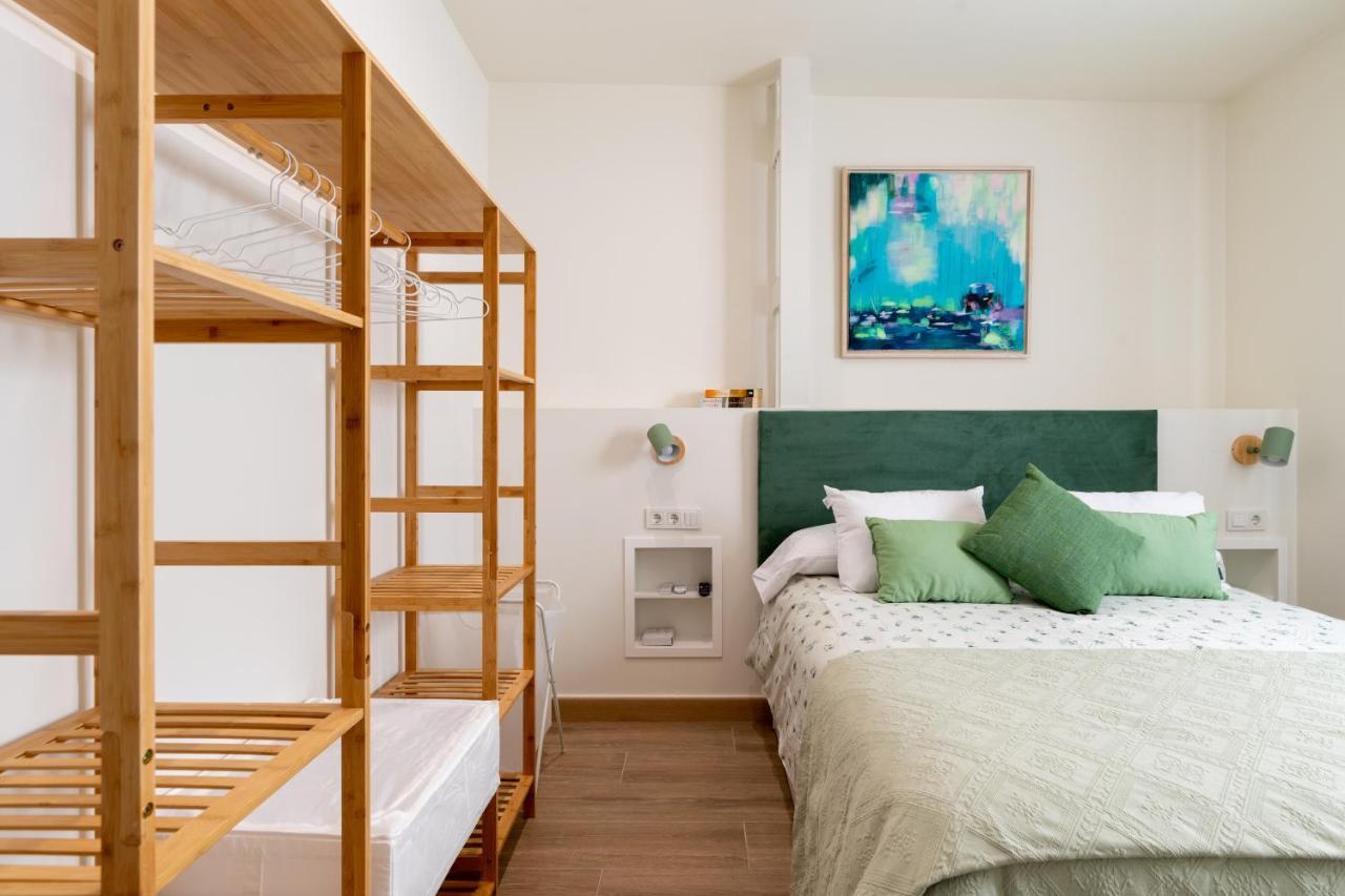 Apartamentos Cervantes 17 Siviglia Esterno foto