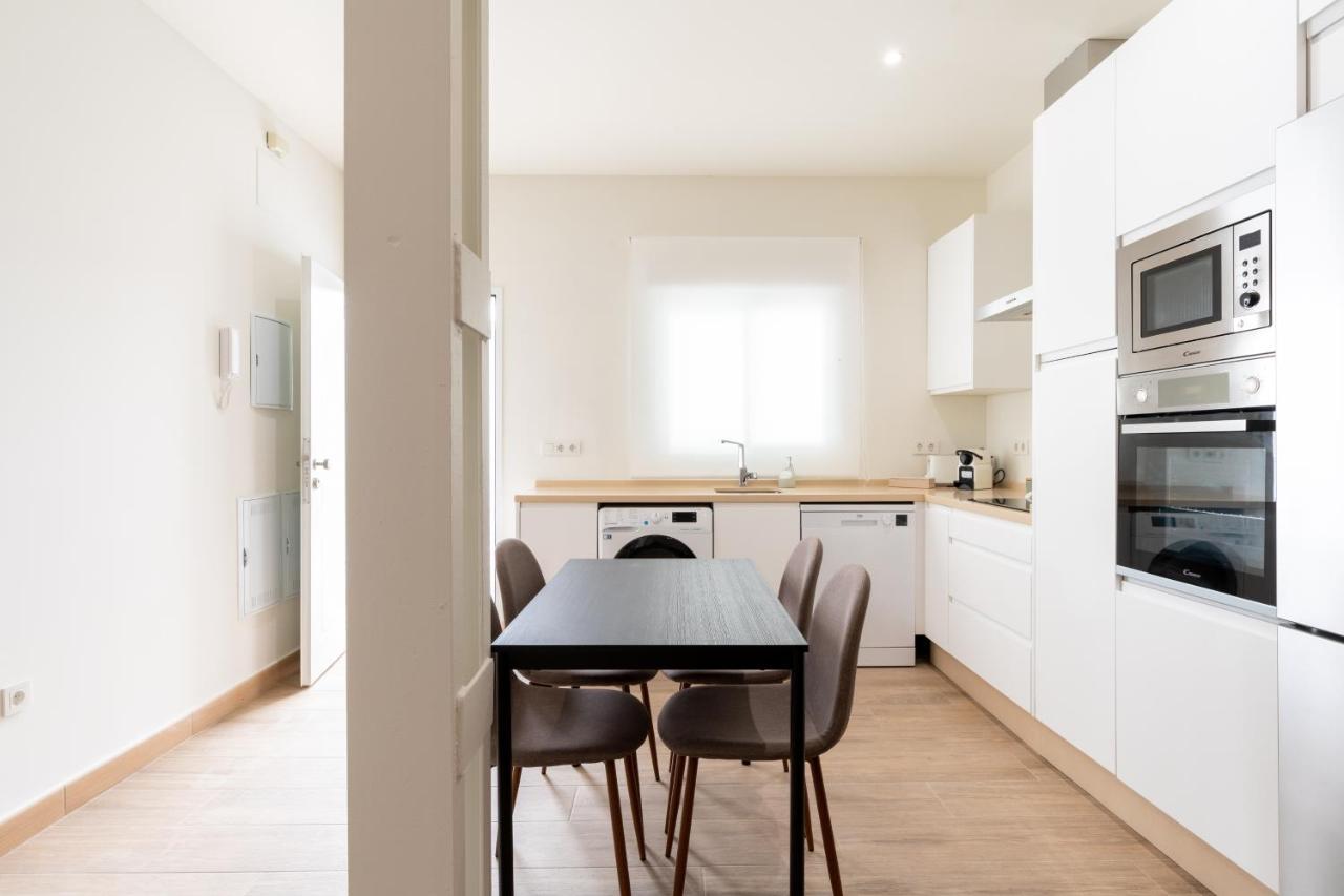 Apartamentos Cervantes 17 Siviglia Esterno foto