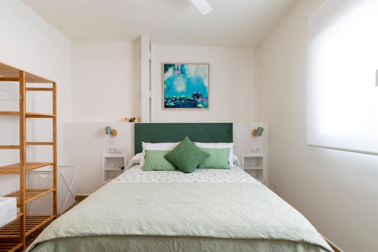 Apartamentos Cervantes 17 Siviglia Esterno foto