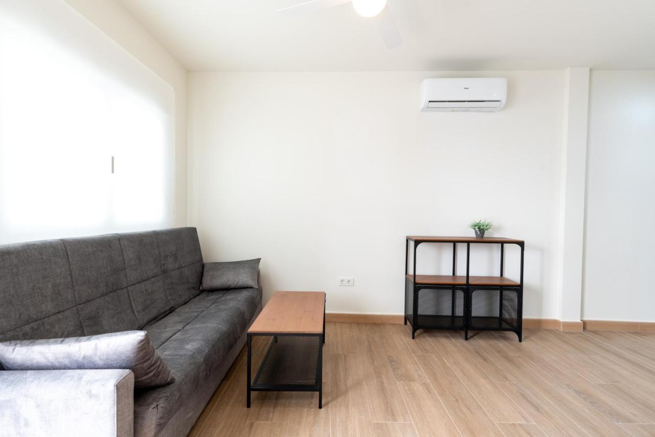 Apartamentos Cervantes 17 Siviglia Esterno foto