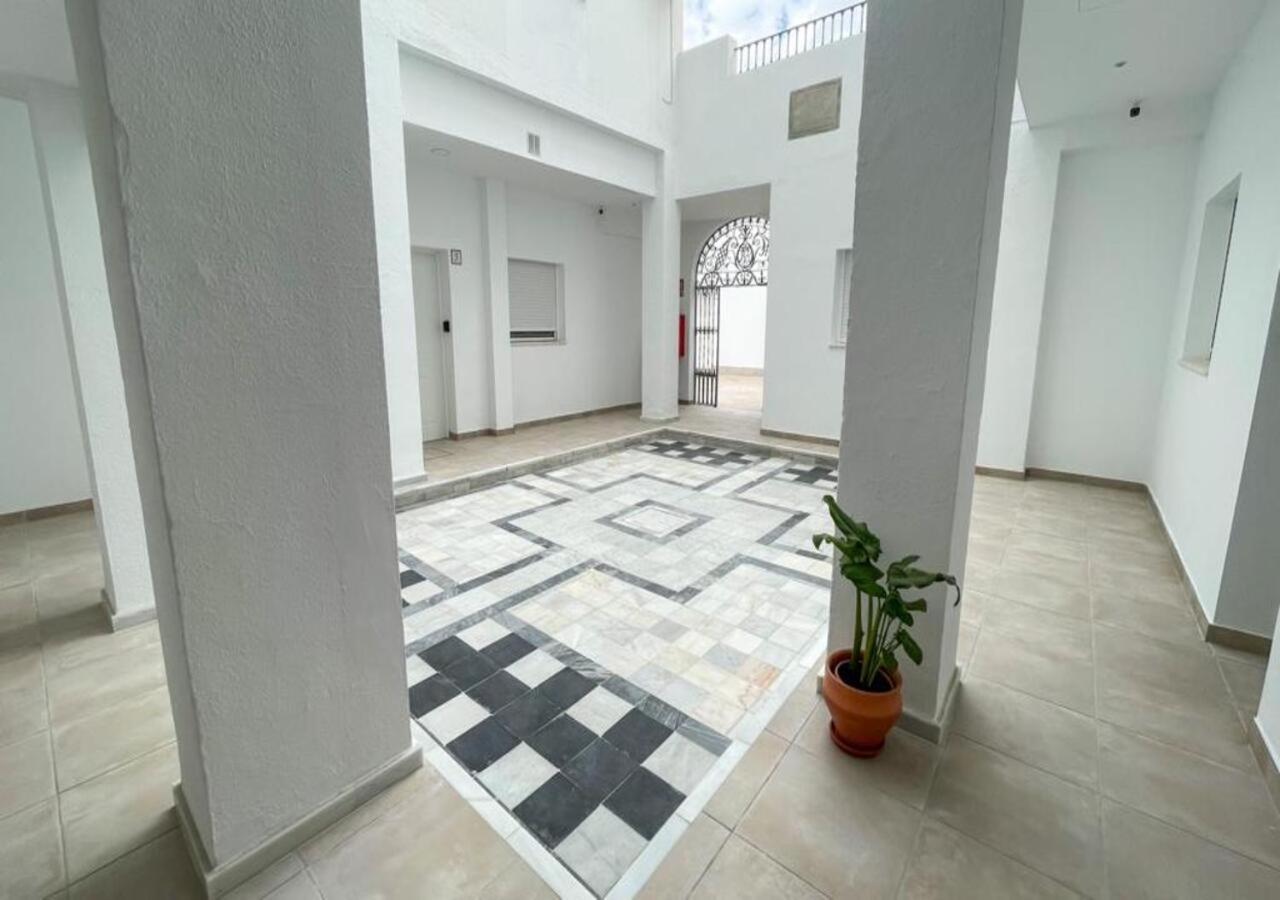 Apartamentos Cervantes 17 Siviglia Esterno foto