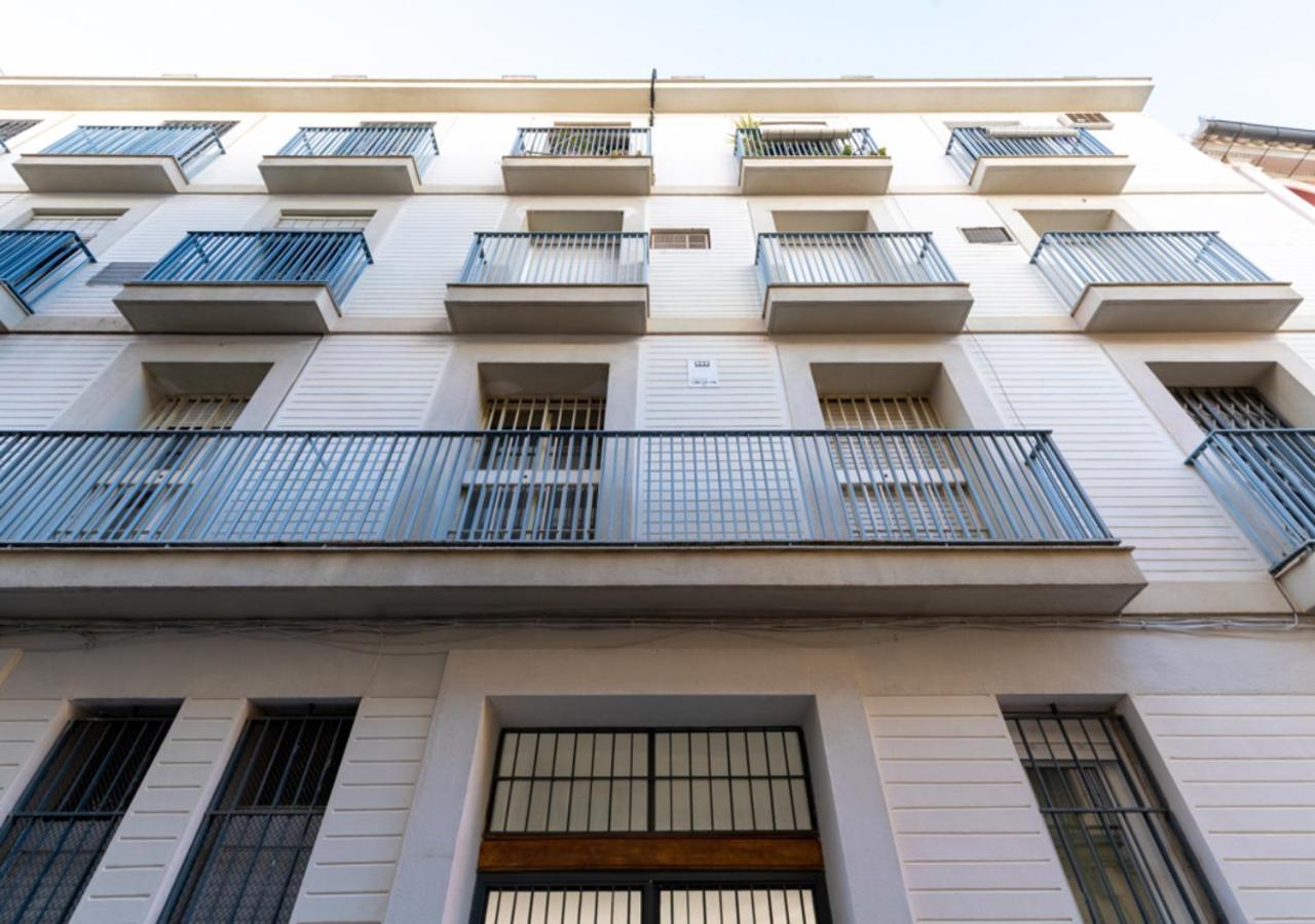 Apartamentos Cervantes 17 Siviglia Esterno foto