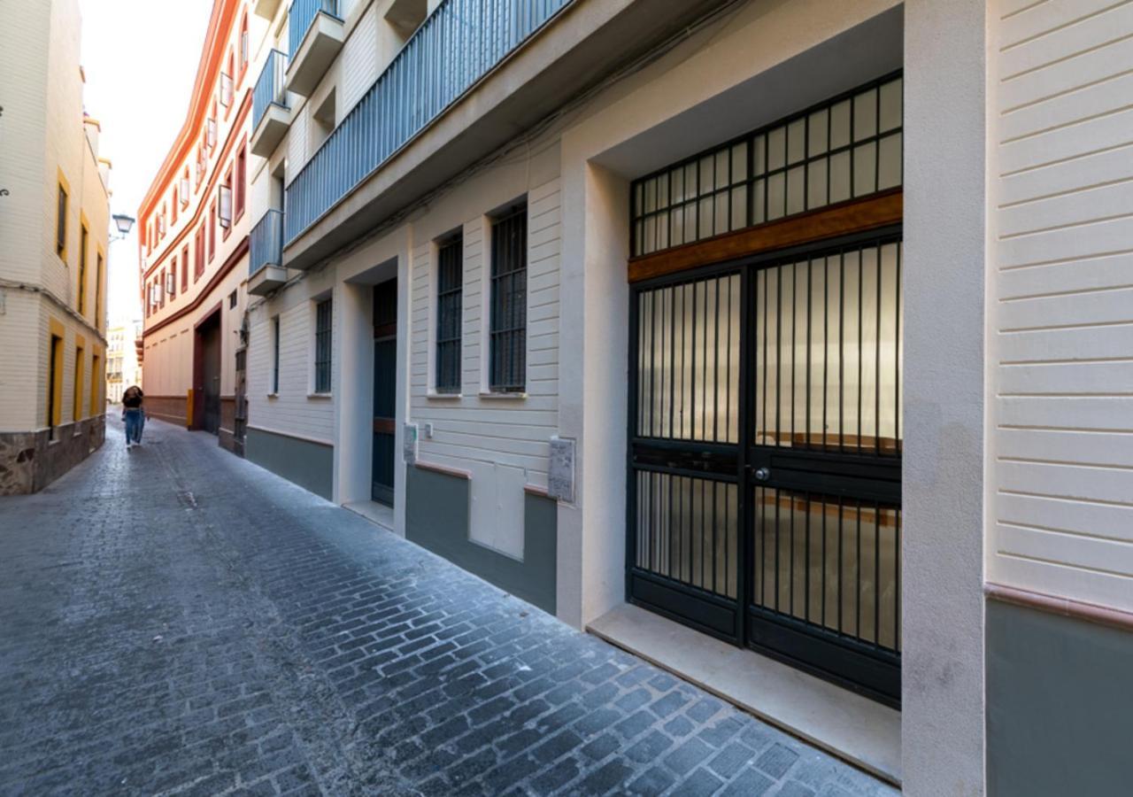 Apartamentos Cervantes 17 Siviglia Esterno foto